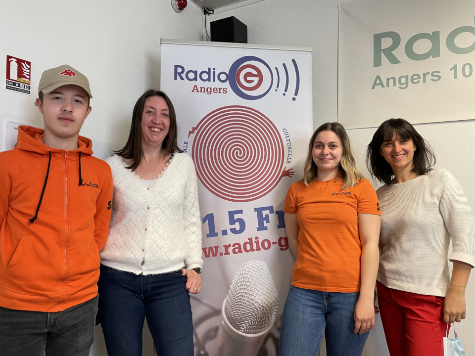 Unis Cité Angers VTEE et Anti-Gaspi Radio G! - Unis-Cité Unis Cité Angers VTEE et Anti-Gaspi
